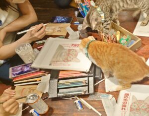 2022年9月「猫のいる猫の絵教室」in 要にゃんこ亭さん教室風景🐱🐱🍁